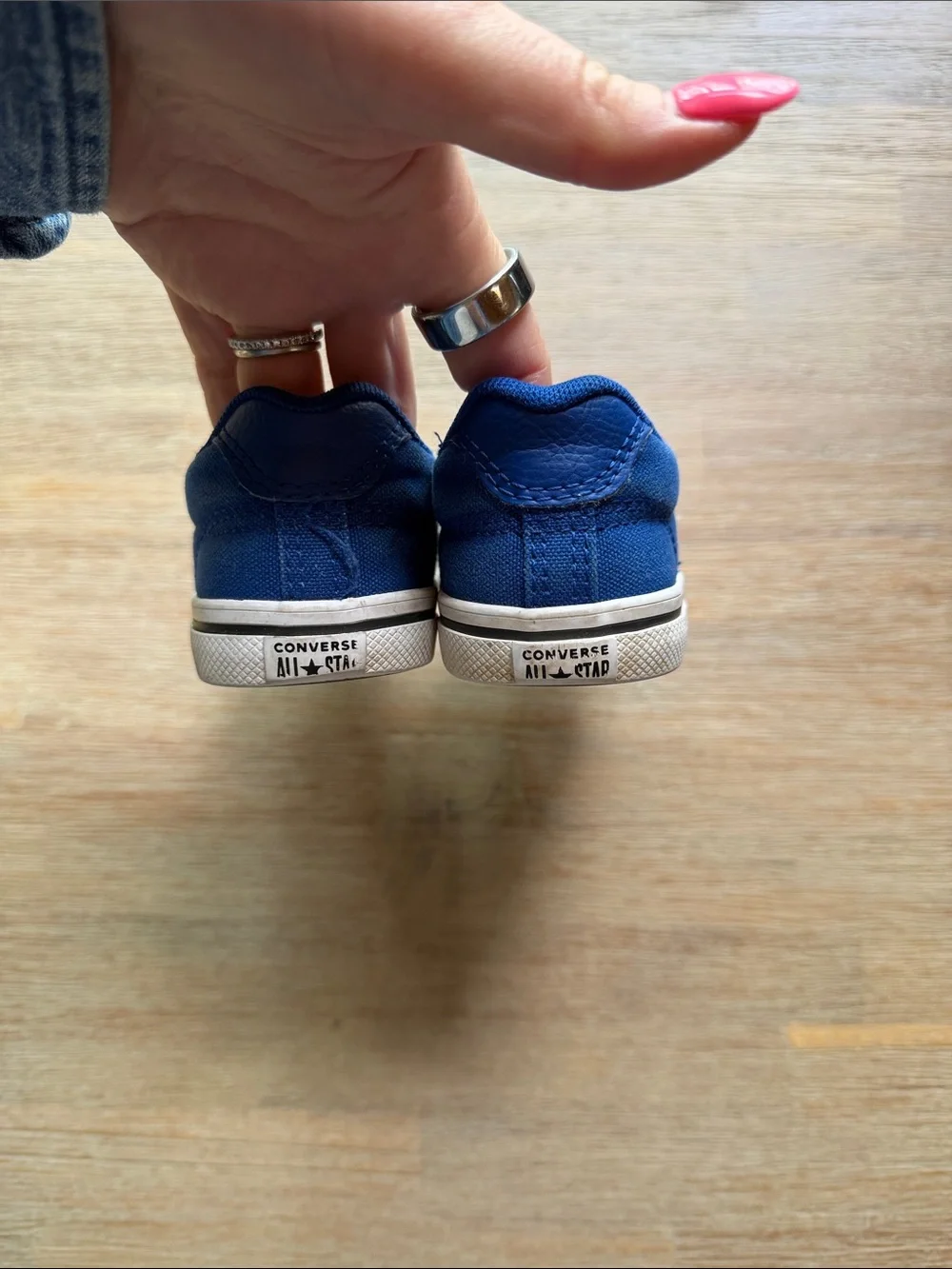 Converse youth low